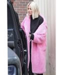 khloe-kardashian-pink-coat.jpg