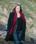 Irish-Blood-S01-Alicia-Silverstone-Black-Coat-600×729